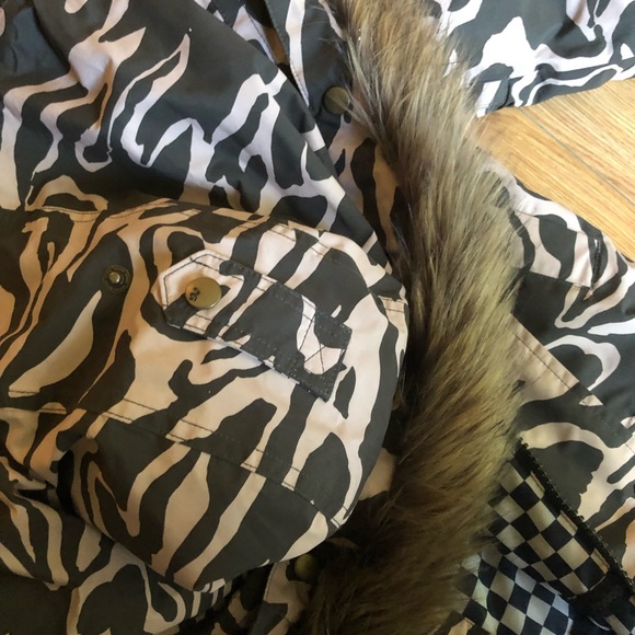 Burton camo winter coat super warm and cozy! - Picture 7 of 10